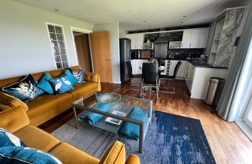 Crynant Apartment | CockleDora Luxury Beach View Ground Floor