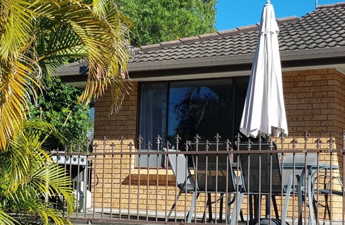 Coomba Park House | "Cockleshells" by the Lake