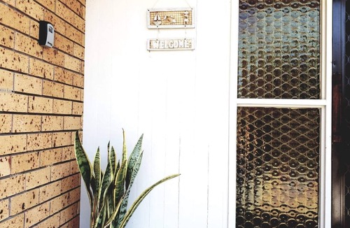 Coomba Park House | "Cockleshells" by the Lake