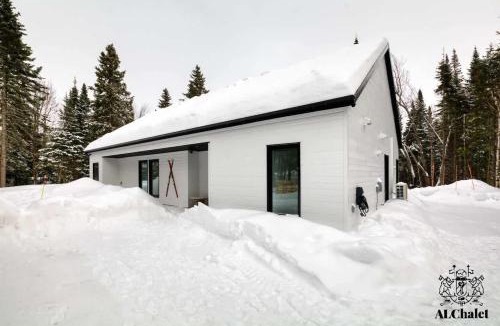 Petite-Riviere-Saint-Francois Ski Chalet | Cocotte d'hiver - Chalereux avec Foyer intérieur