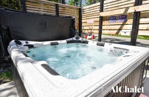 Petite-Riviere-Saint-Francois Ski Chalet | Cocotte d'hiver - Chalereux avec Foyer intérieur