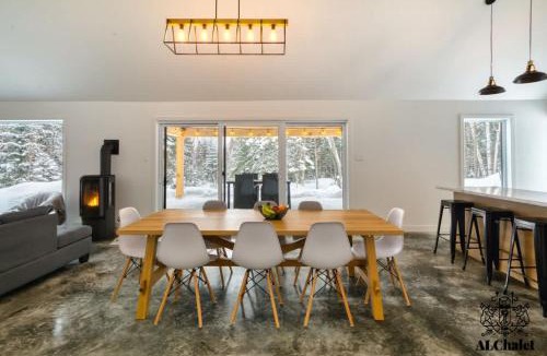 Petite-Riviere-Saint-Francois Ski Chalet | Cocotte d'hiver - Chalereux avec Foyer intérieur