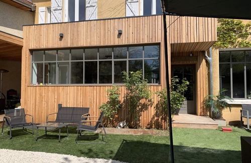 Le Pin Apartment | Cocoon Room with Garden and Private Jacuzzi Option