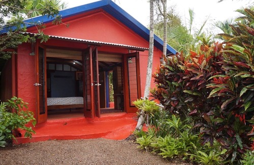 Garners Beach Cottage | Coco Loco Absolute Beachfront Shack