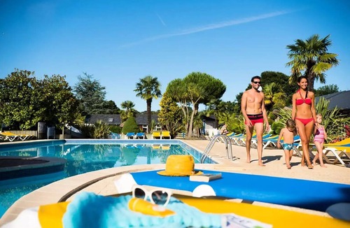 Saint-Jouan-des-Guerets Cabin | Coco Sweet 2 Rooms 2/4 People* Without sanitary facilities