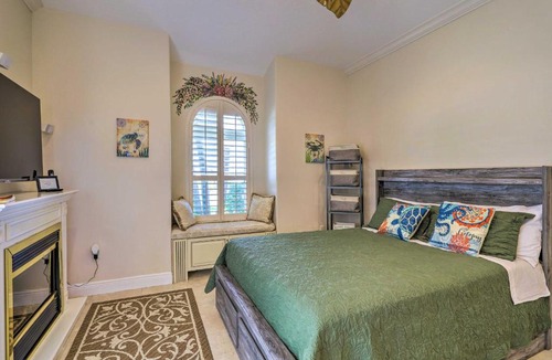 Cocoa Isles Country Club House | Cocoa Beach Studio about 2 Mi to the Sandy Shore!