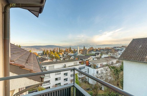 Horgen District Apartment | Cocoa Suite - 2 BR - free parking