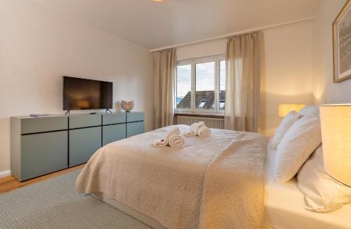 Horgen District Apartment | Cocoa Suite Kilchberg - 80 qm, 2 Schlafzimmer, Balkon mit Seeblick & kostenloser Parkplatz