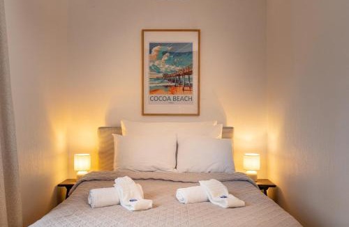 Horgen District Apartment | Cocoa Suite Kilchberg - 80 qm, 2 Schlafzimmer, Balkon mit Seeblick & kostenloser Parkplatz