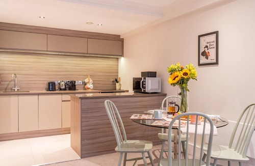 York Apartment | Cocoa Suites 8 - A couples retreat