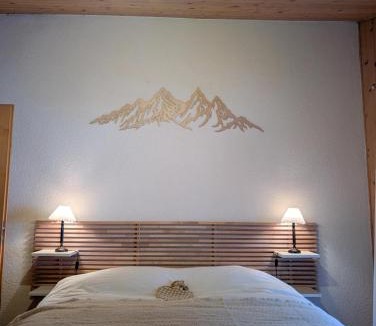 St. Luc Apartment | Cocon Alpin: Vue Imprenable, Central & Calme