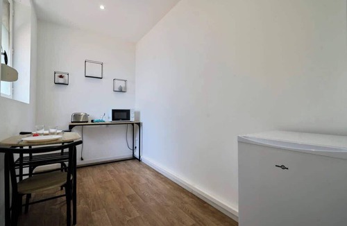 Tourcoing Apartment | Cocon avec balnéo, terrasse, proche gare