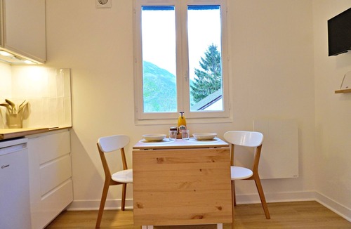 Bielle Apartment | Cocon Biellois: vue Montagnes, Parking & Piscine