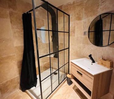 Joigny Apartment | Cocon Bohème & Travertin