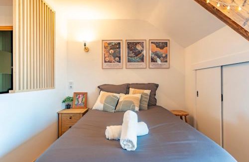 Lens Apartment | Cocon Cosy & Design avec Briques et Poutres