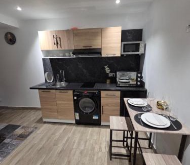 La Celle-sous-Gouzon Apartment | Cocon de bien être lumineux 10 min de Disneyland et Paris
