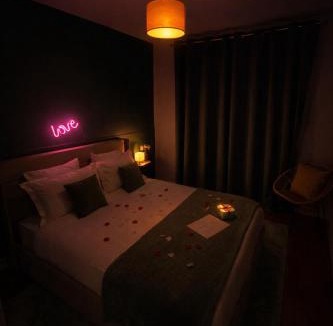 Centre Ville Apartment | Cocon de la Tour - Jacuzzi - Nuit Romantique
