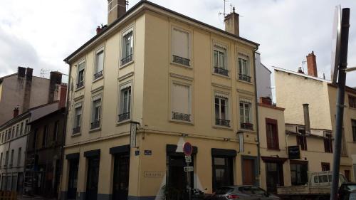 Voltaire - Saint Amour Apartment | cocon des artistes