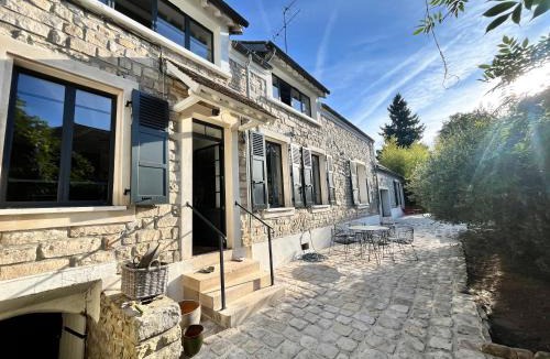 Bourron-Marlotte Bed & Breakfast | Cocon en lisière de forêt