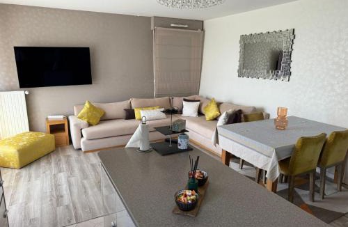 Universite Apartment | Cocon familial 2 ch à Nanterre