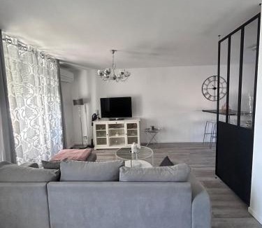 Montlucon Apartment | Cocon familial