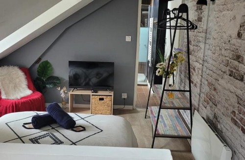 Bourges Apartment | Cocon industriel pour Nuits étoilées