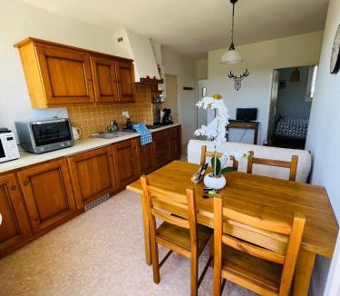 Saint-Laurent-en-Grandvaux Apartment | Cocon jurassien 4 pers Piscine Nature & Ski