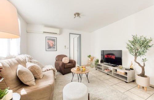 Tarbes Apartment | Cocon lumineux au centre de Tarbes, terrasse privée au soleil, confort tout inclus