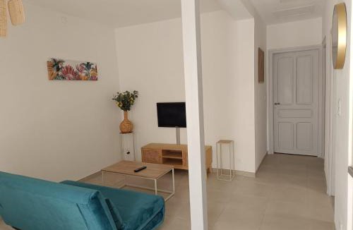 Salses-le-Chateau Apartment | Cocon lumineux avec cour privée