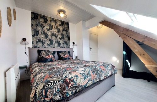 Carignan Apartment | Cocon Sous le Toit, en Plein Centre Ville