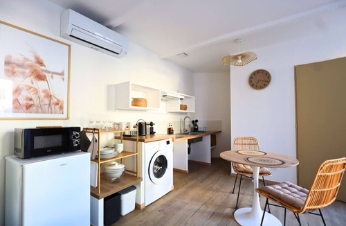 Camaret-sur-Aigues Apartment | Cocon Zen & Accessible - wifi netflix prime clim