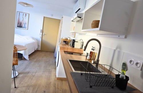 Camaret-sur-Aigues Apartment | Cocon Zen & Accessible - wifi netflix prime clim