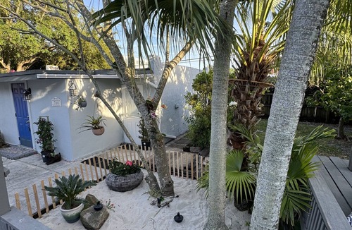 Downtown Fort Lauderdale Cottage | Coconut Cottage 1 bed & 1 bath