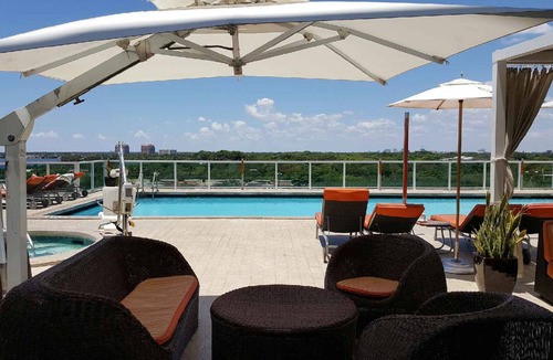 Coconut Grove Apartment | Coconut Grove:10th Fl Studio-Parking Included