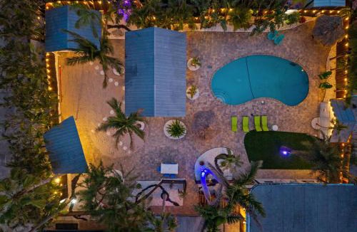 Bay Esplanade House | Coconut Grove Resort Oasis