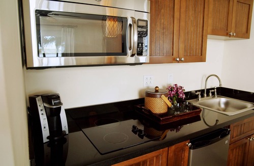 Tavernier Hotel | Coconut Palm Inn