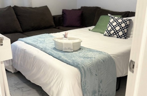 Lake Worth Corridor Resort | Coconut Trail Resort, Hot Tub,free early check in option
