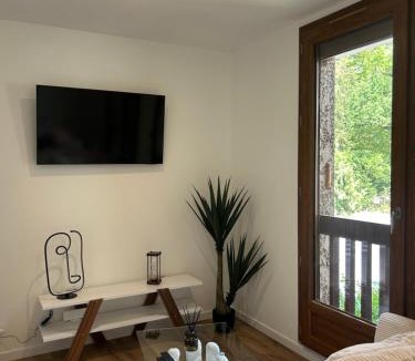 Bagneres-de-Luchon Apartment | Cocoon au pied des montagnes