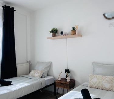 Le Blanc-Mesnil Apartment | Cocoon & Bright with Bird Song