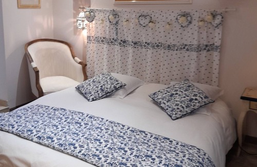 Jonquieres-Saint-Vincent House | Cocooning house, completely renovated