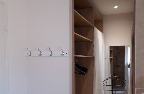 Jonquieres-Saint-Vincent House | Cocooning house, completely renovated