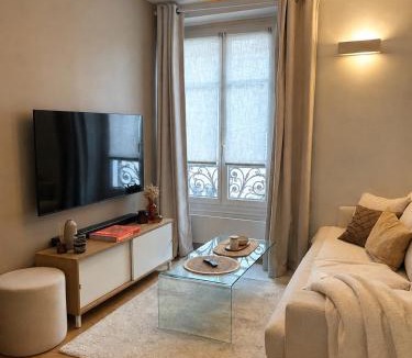 Batignolles Apartment | Cocooning & Cosy Apartment in Center Paris 17