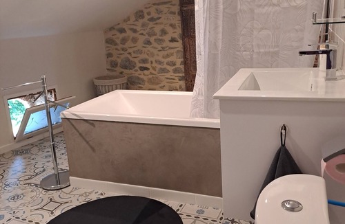 Izaut-de-l'Hotel Bed & Breakfast | Cocooning guest room