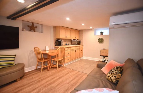 Winthrop Apartment | Cody's Place Winthrop Boston Logan Airport Beaches