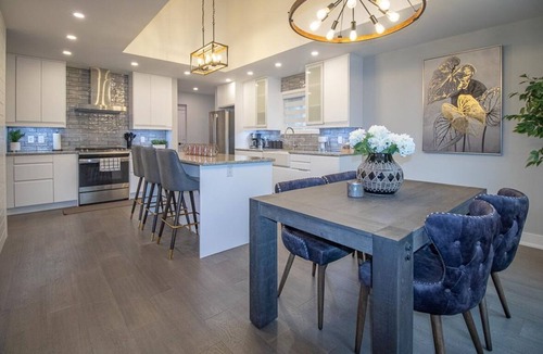 Faraday Cottage | Coe Lake Haus - Three Bedroom Cottage, Sleeps 8