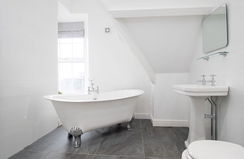 Rowen Bed & Breakfast | Coed Mawr Hall