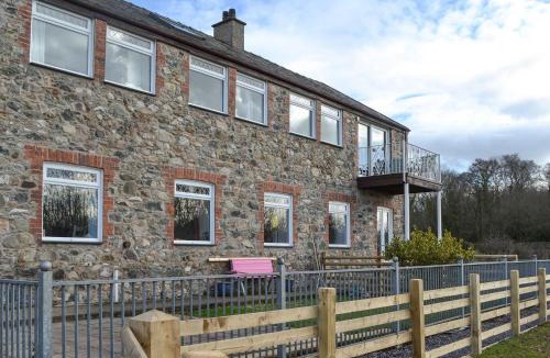 Groeslon House | Coed Y Glyn Bach