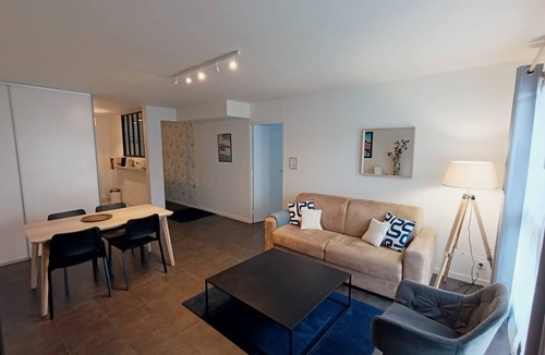 La Madeleine Apartment | Coeur Courrouze - Appartement 2 chambres avec parking