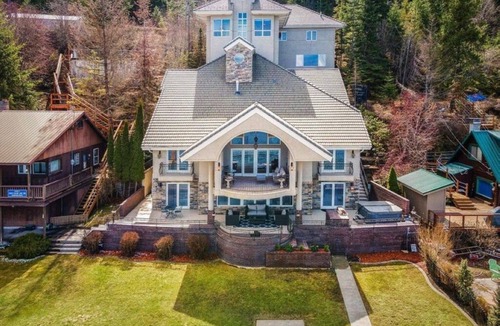 Coeur d'Alene House | Coeur d'Alene Lakefront Retreat