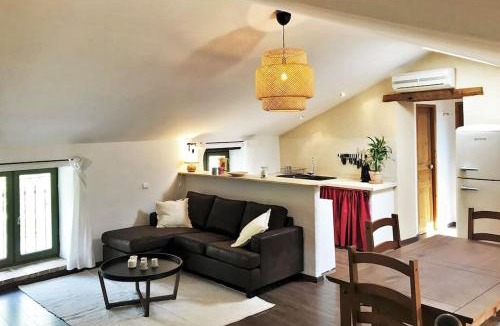 Goudargues Apartment | COEUR de GOUDARGUES! Gîte 2 ou 3 pers , Extérieur, Clim